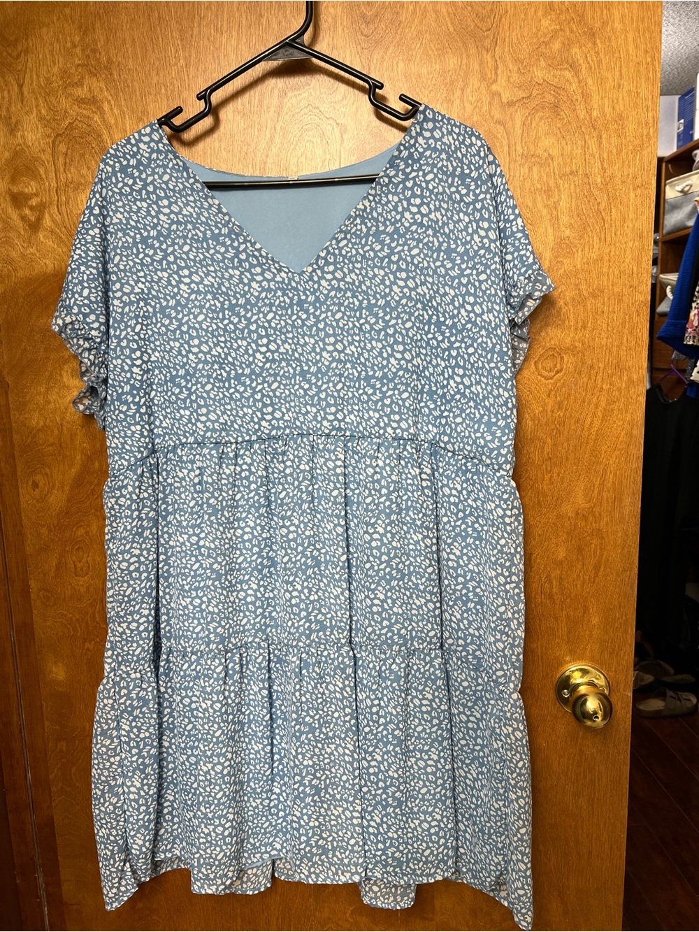 SHEIN Blue Floral Tiered V-Neck Mini Dress